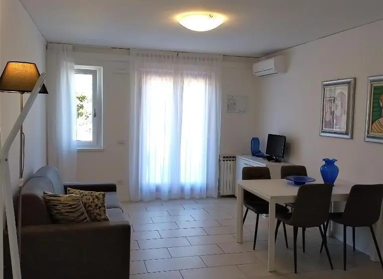 آپارتمان 1 خوابه با چشم‌انداز استخر, Residence La Cioca