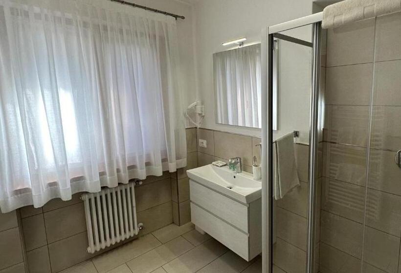 1 Bedroom Apartment Lake View, Residence La Cioca