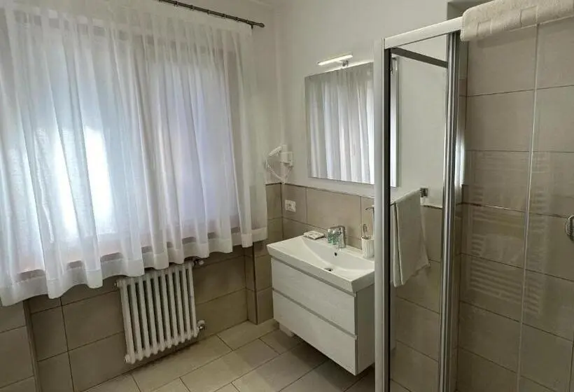 1 Bedroom Apartment Lake View, Residence La Cioca