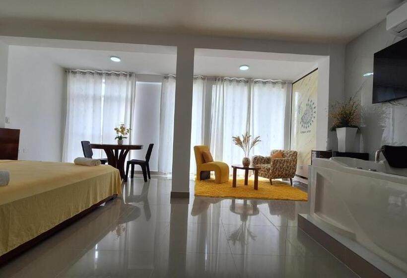 Deluxe Suite King Bed, Betania