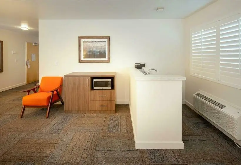 身障者適用キングサイズベッドルーム, Inn At Moss Landing Point
