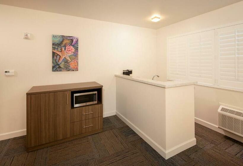 חדר סטנדרט מותאם לאדם עם מוגבלויות, Inn At Moss Landing Point