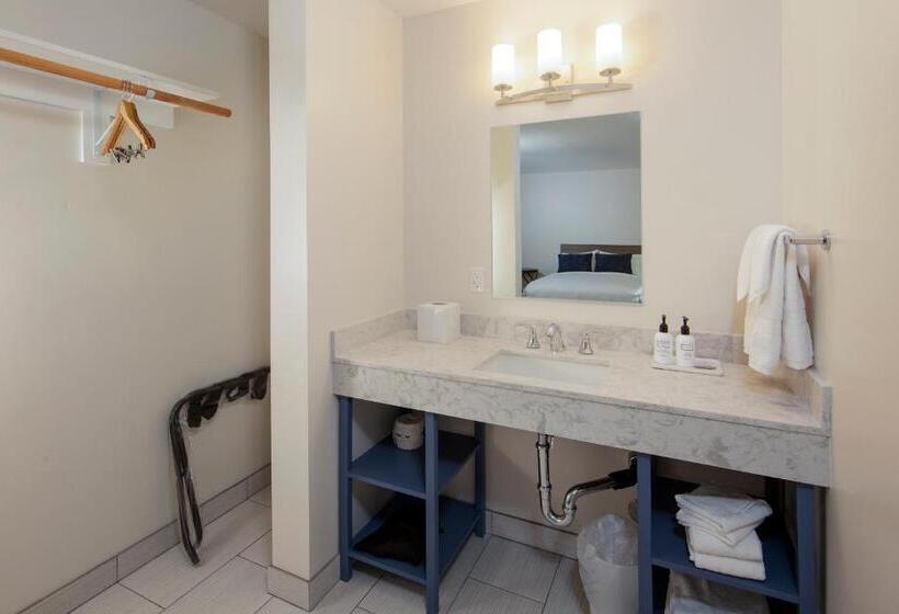 חדר דלוקס, Inn At Moss Landing Point