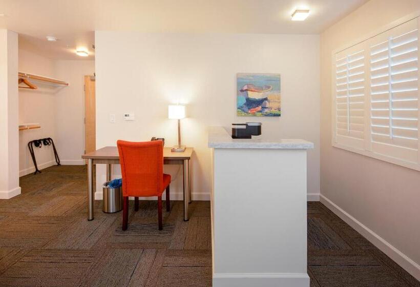 חדר סופריור עם מיטת קינג, Inn At Moss Landing Point