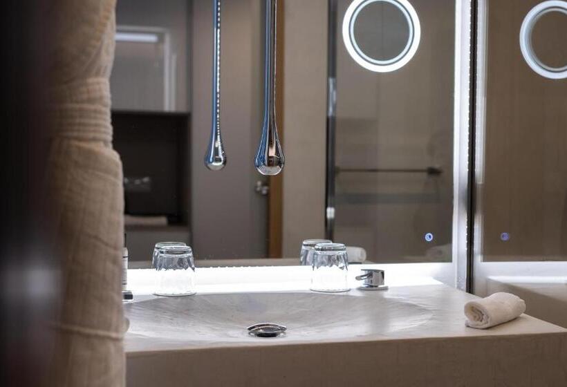 اتاق لوکس با چشمانداز دریا, Kasano & Spa