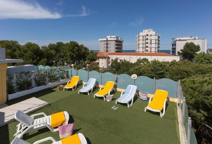 Трежместный Номер Economy, Mansarda Cannes