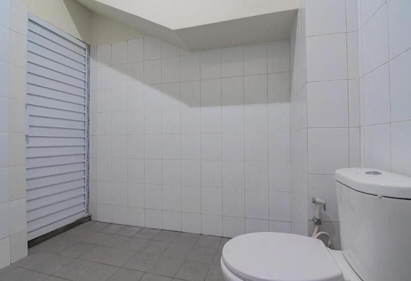 Номер Стандарт Индивидуальный, Reddoorz Near Trans Studio Bandung 3