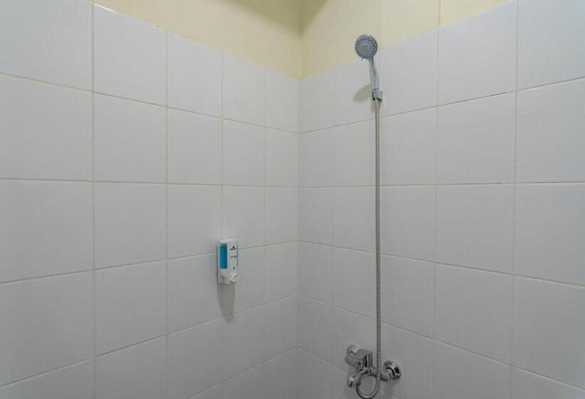 Номер Стандарт Индивидуальный, Reddoorz Near Trans Studio Bandung 3