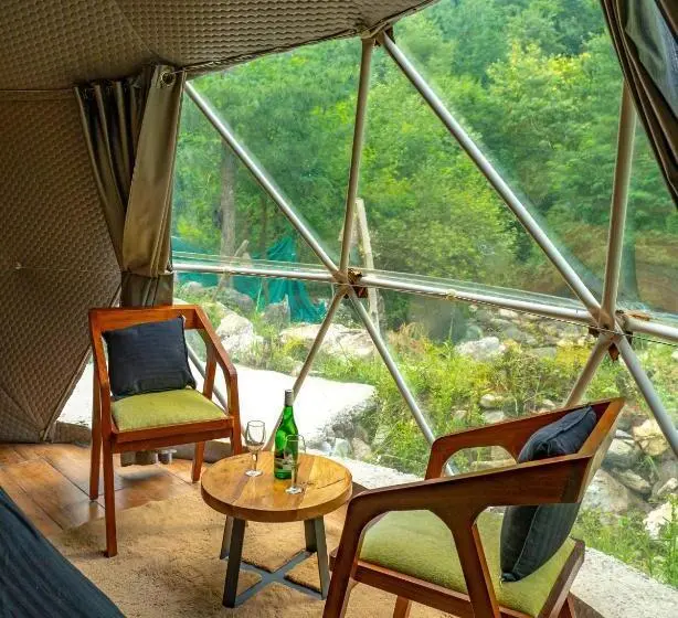 キングサイズベッドのスタンダードルーム, Whoopers Boutique Resort Jibhi