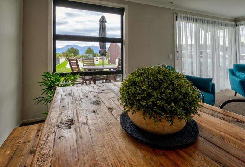 آپارتمان 2 خوابه, Annies On Milford