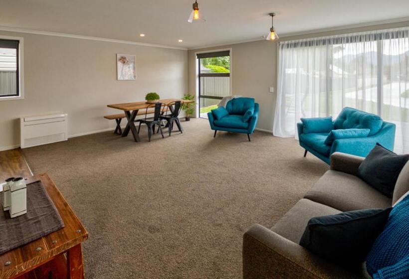 آپارتمان 2 خوابه, Annies On Milford