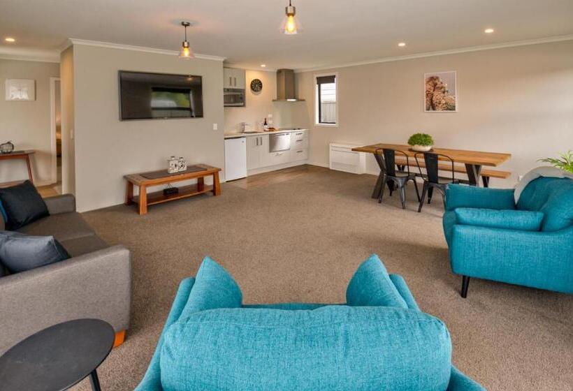 آپارتمان 2 خوابه, Annies On Milford