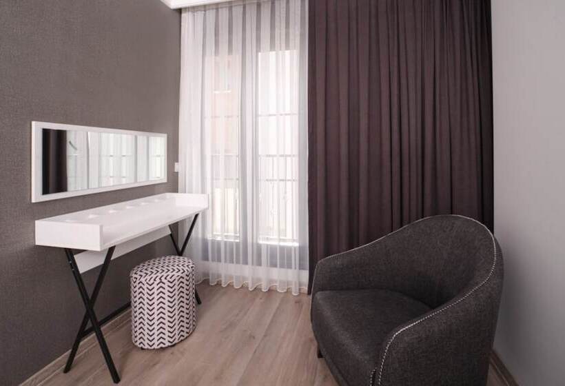 سوییت لوکس, Etiz Hotels & Residences