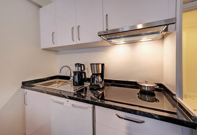 سوییت لوکس, Etiz Hotels & Residences