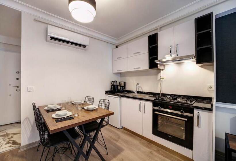 سوییت لوکس, Etiz Hotels & Residences