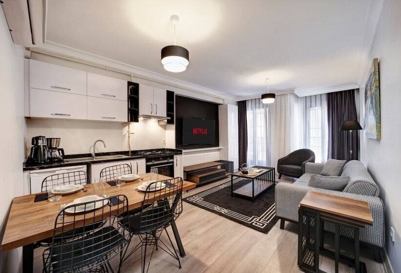 سوییت لوکس, Etiz Hotels & Residences