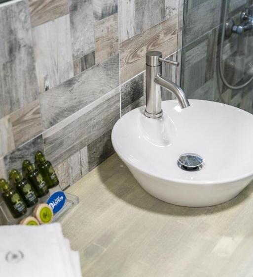 غرفة قياسية, Ianos Bay