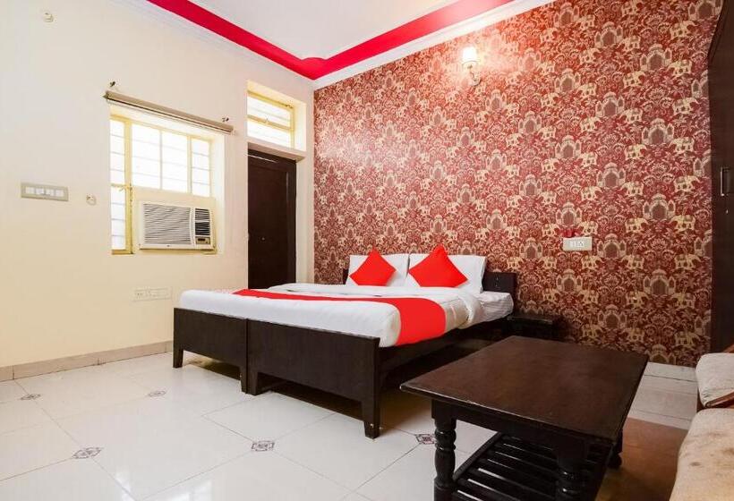 三人经典房间, Collection O Hotel Rajwada Palace