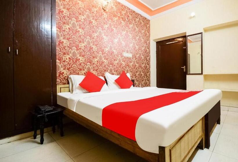 Трехместный Номер Классика, Collection O Hotel Rajwada Palace