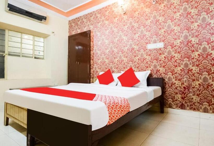 Трехместный Номер Классика, Collection O Hotel Rajwada Palace