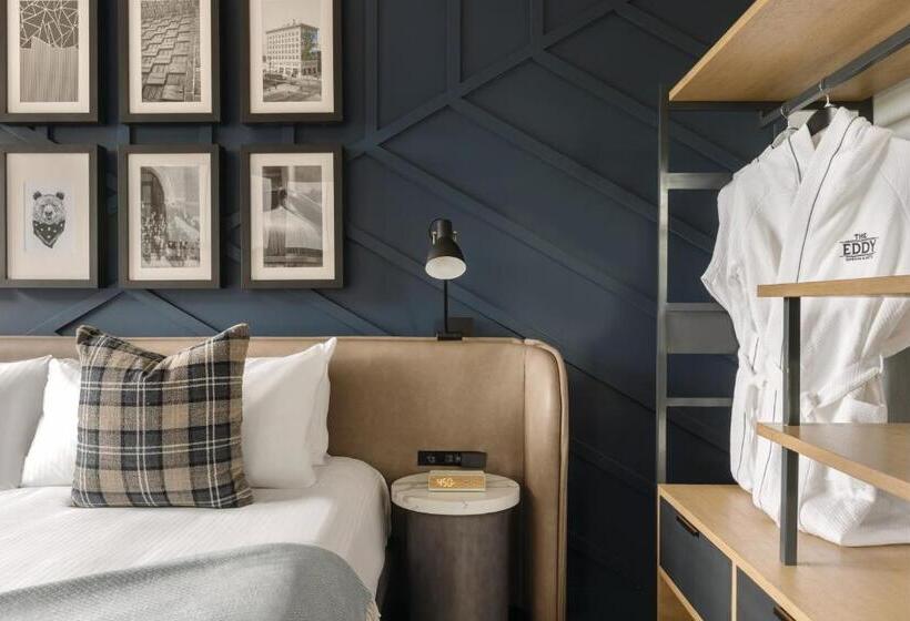 جناح جونيور ديلوكس, The Eddy Taproom &