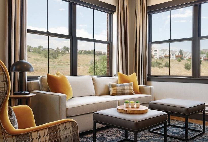 جناح غرفتين نوم, The Eddy Taproom &