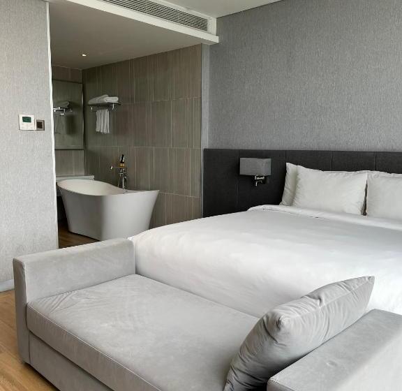 سوییت با چشمانداز دریا, Premier Pearl Hotel Vung Tau