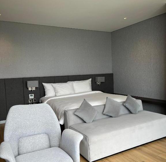 اتاق استاندارد با تخت بزرگ, Premier Pearl Hotel Vung Tau