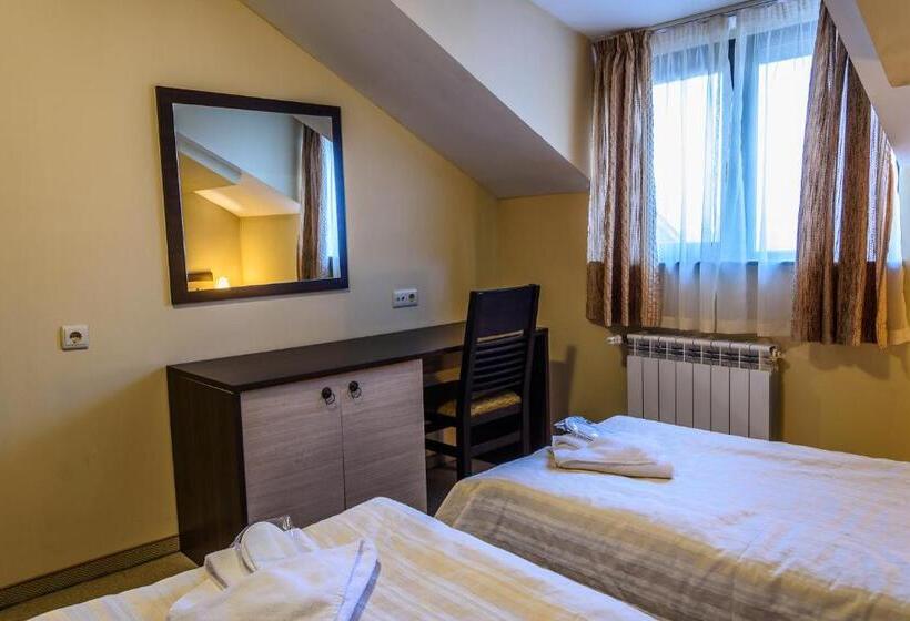 إستديو قياسى مزود بشرفة, Apart Hotel Dream