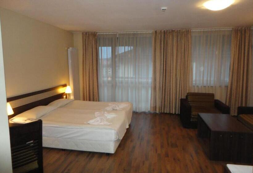 Студио Стандарт с Балконом, Apart Hotel Dream