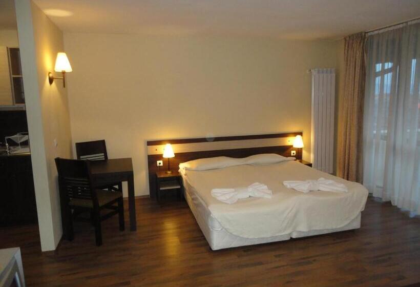 Студио Стандарт с Балконом, Apart Hotel Dream