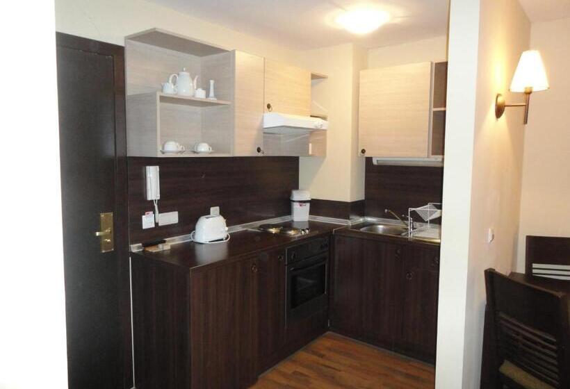 إستديو قياسى مزود بشرفة, Apart Hotel Dream