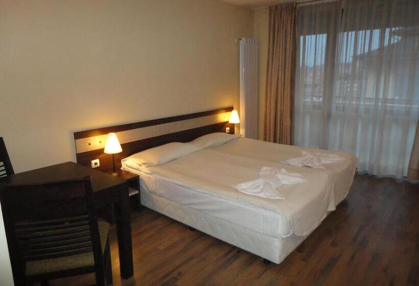 إستديو قياسى مزود بشرفة, Apart Hotel Dream