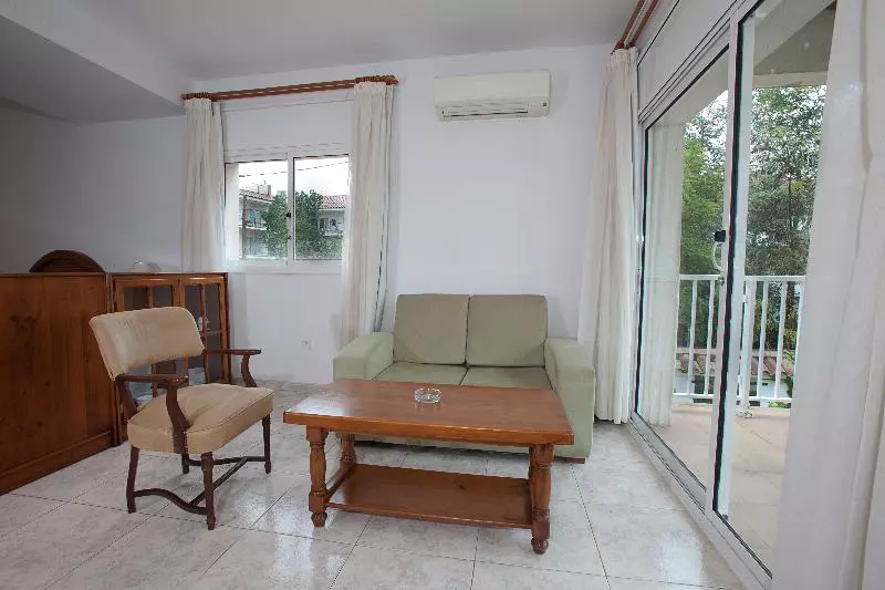 استودیوی استاندارد, Apartamentos Sunway Tara