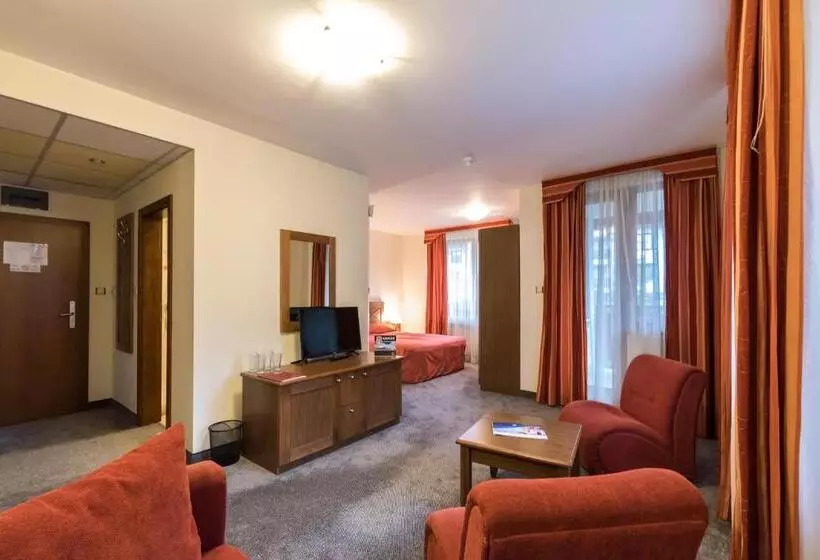 2 Bedroom Suite with Balcony, Evelina Palace Hotel