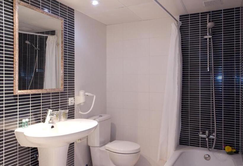 اتاق استاندارد سه نفره, Boutique Las Arenas