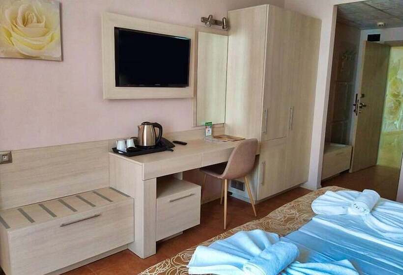 غرفة قياسية مزوَّدة بشُرفة إطلالة جانبية علي البحر, Aphrodite Beach