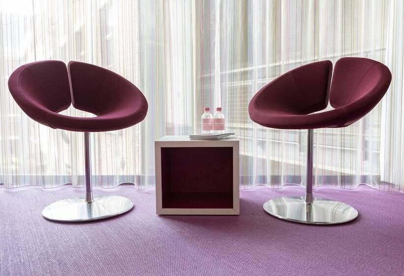 غرفة ديلوكس, Eburon