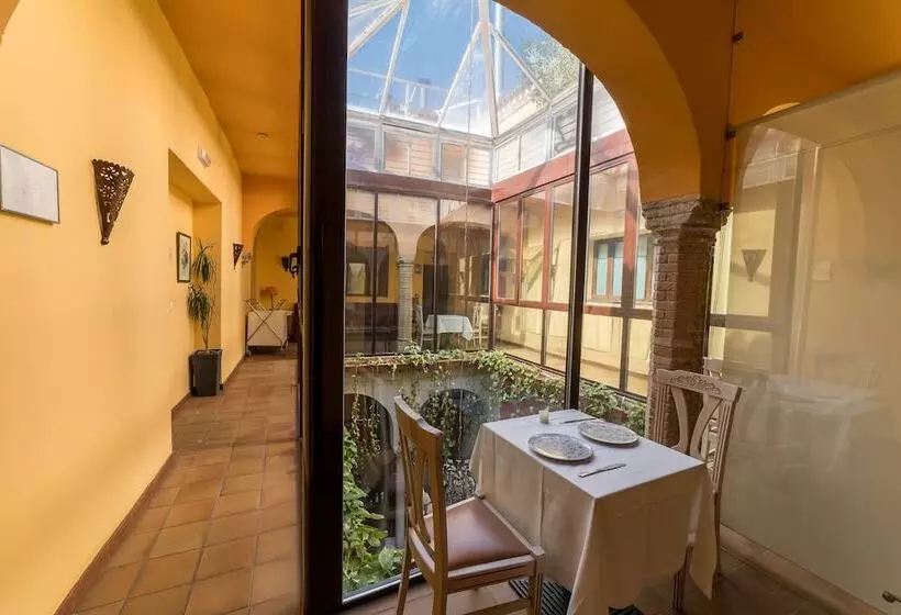 اتاق اکونومی, El Rey Moro Hotel Boutique