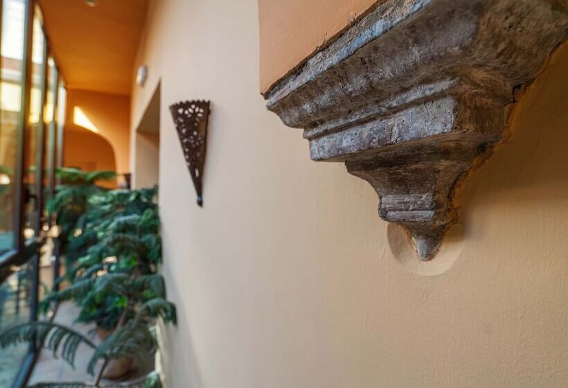 اتاق اکونومی, El Rey Moro Hotel Boutique