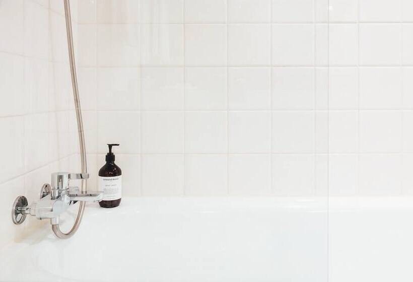 חדר משפחתי דלוקס, Føroyar