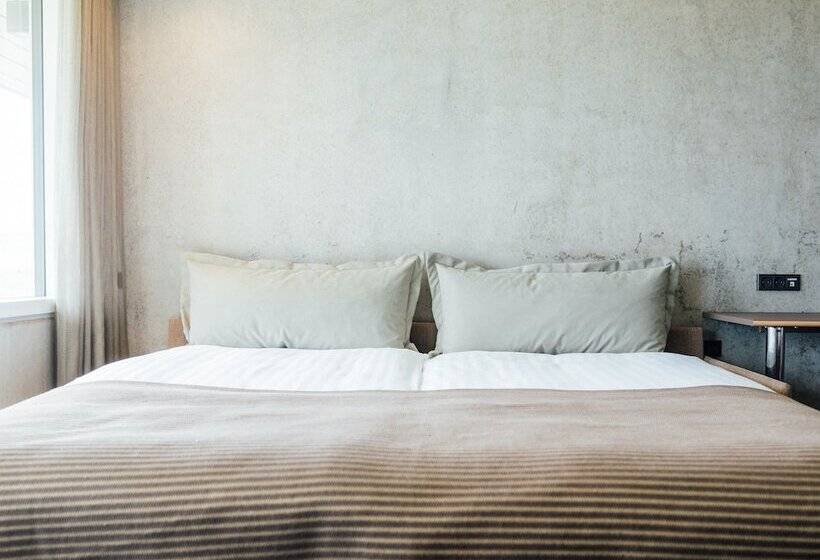 חדר משפחתי דלוקס, Føroyar