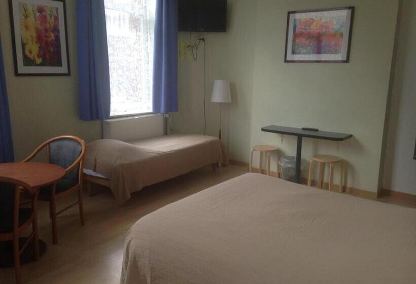 اتاق استاندارد سه نفره, Hôtel Les Acteurs
