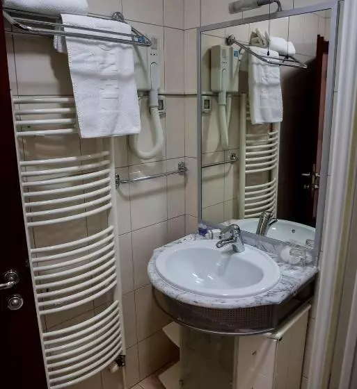 اتاق استاندارد, Hum