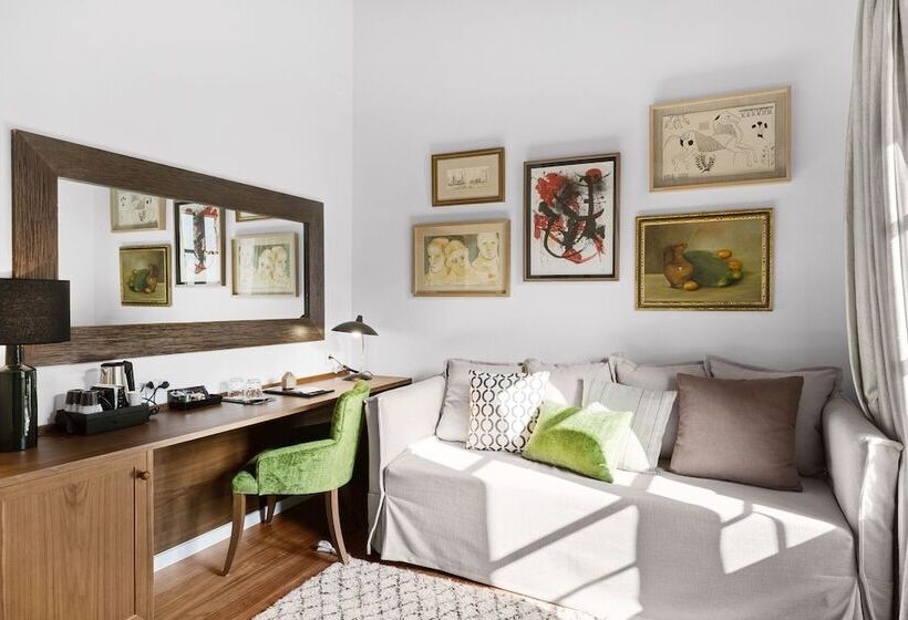 سوییت جونیور, L'avenida