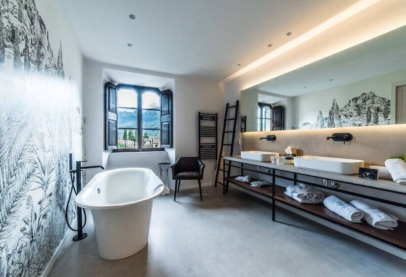 سوییت لوکس, L'avenida