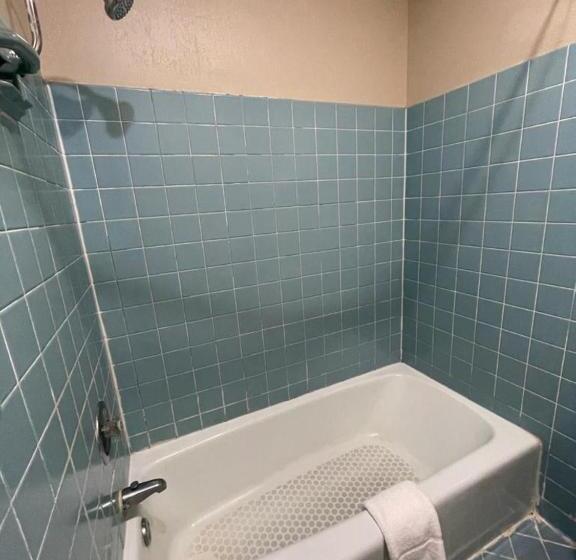 غرفة قياسية, Knights Inn & Suites Emporia