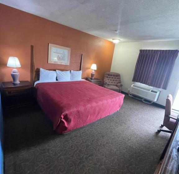 غرفة قياسية سرير كينج, Knights Inn & Suites Emporia