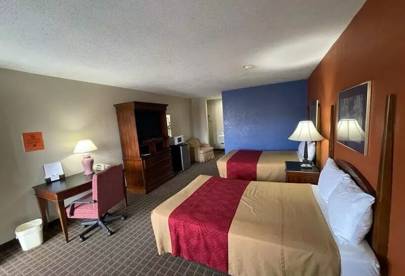 ２ダブルベッドのスタンダードルーム, Knights Inn & Suites Emporia