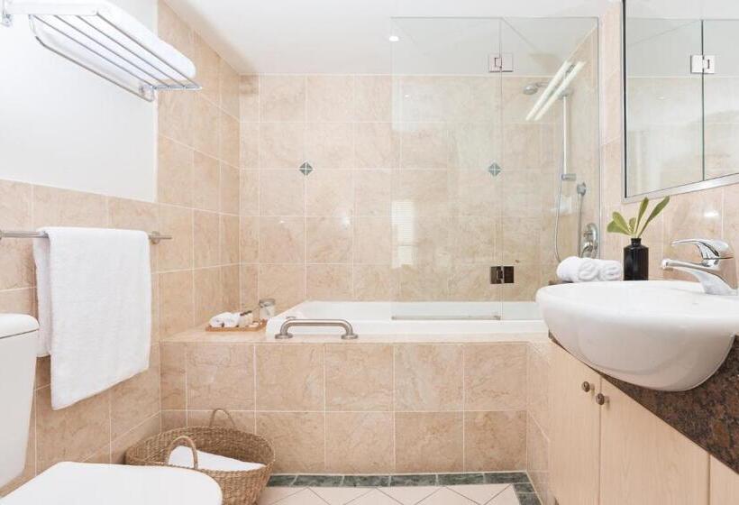 Апартаменты 4 Спальни, Sea Change Beachfront Apartments